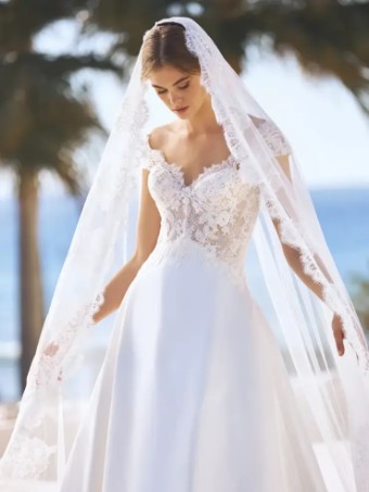 Pronovias EDIE #2 Off White/Nude thumbnail