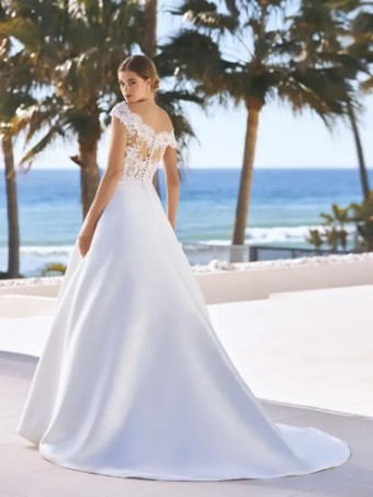 Pronovias EDIE #1 Off White/Nude thumbnail