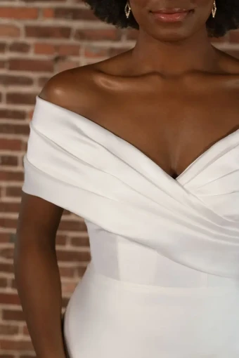 Essense of Australia D3754 #2 default Ivory thumbnail