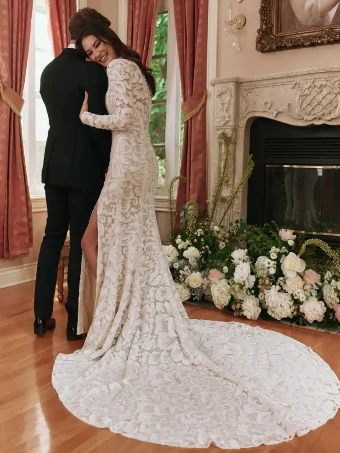 Maggie Sottero HOLLAND #3 Ivory over Soft Nude (gown with Natural Illusion) thumbnail